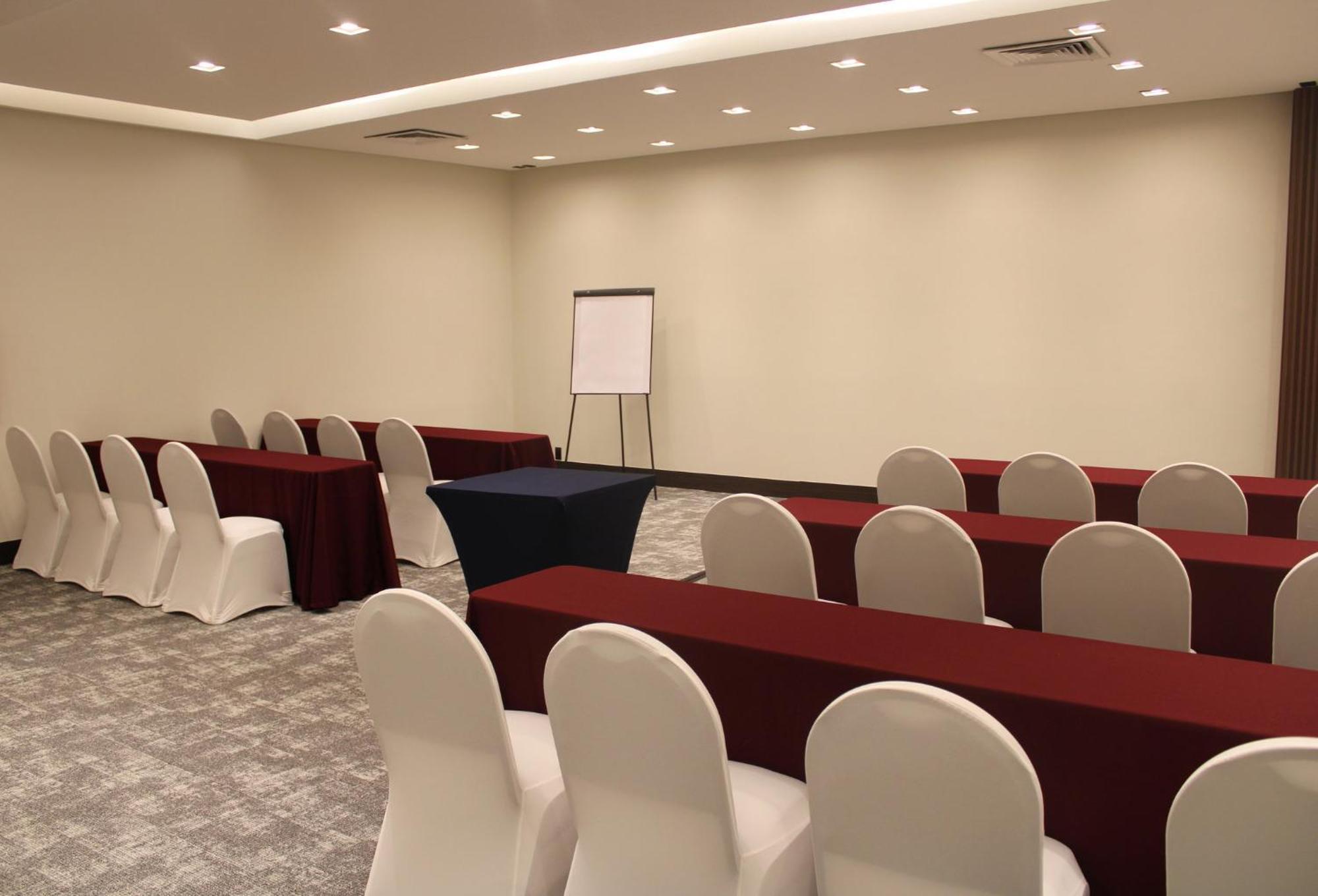 Hotel Dali Airport By Ihg Mexiko-Stadt